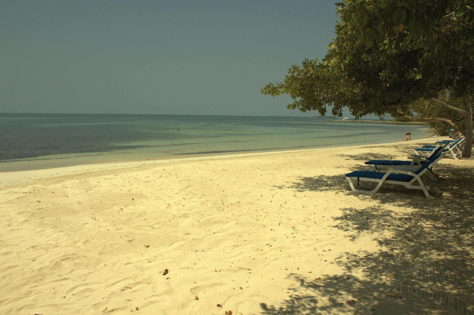 Sabai Beach Hotel Isla Barú Exterior foto